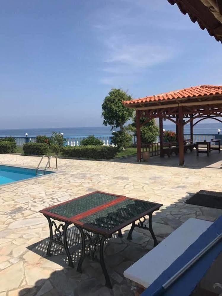 Cypriana Apartments Makrýgialos Esterno foto